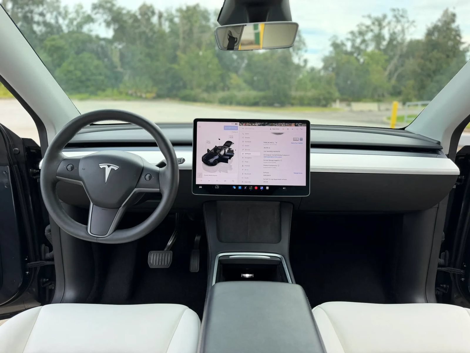 Used 2024 Tesla Model Y Long Range RWD image 24