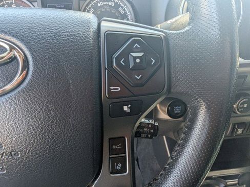 Used 2019 Toyota Tacoma TRD Sport AWD/4WD image 14