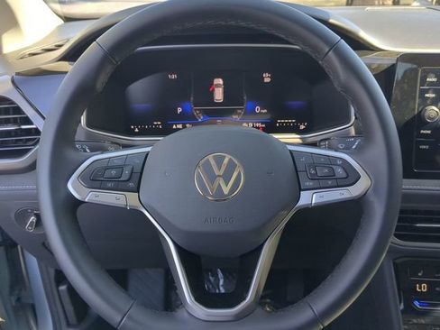 New 2026 Volkswagen Taos SE image 29