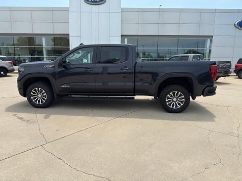 Used 2023 GMC Sierra 1500 AT4 w/ AT4 Preferred Package image 2
