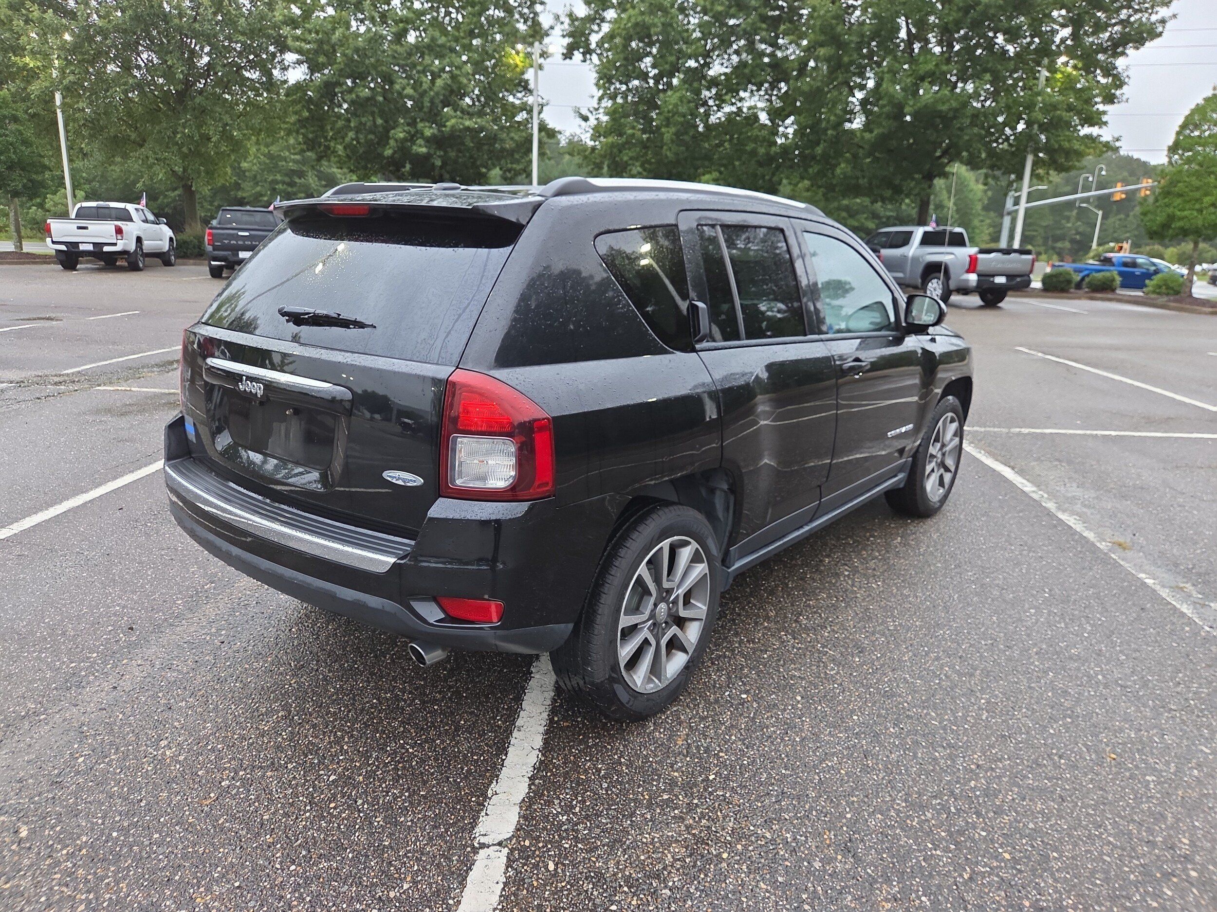 Used 2017 Jeep Compass High Altitude FWD image 3