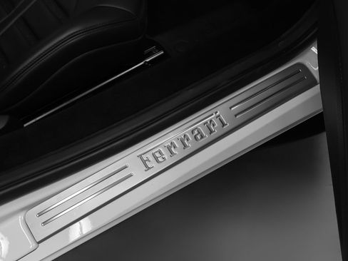 Certified 2020 Ferrari F8 Tributo RWD image 16