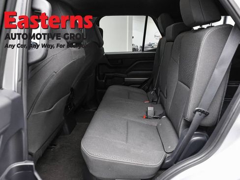 Used 2025 Toyota 4Runner SR5 AWD/4WD image 21