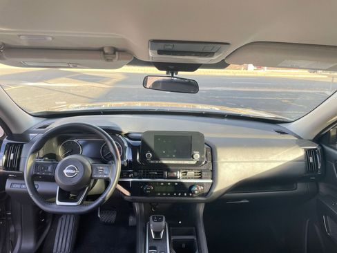 Used 2025 Nissan Pathfinder SV image 33