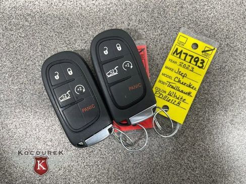 Used 2023 Jeep Cherokee Trailhawk w/ Elite Group image 27