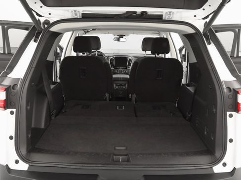 Used 2021 Chevrolet Traverse LT image 29