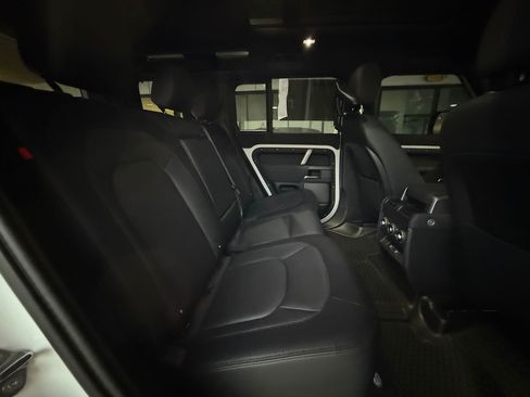 Used 2023 Land Rover Defender 110 X-Dynamic SE AWD/4WD image 31