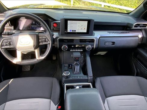 Used 2024 Toyota Tacoma TRD Off-Road image 15