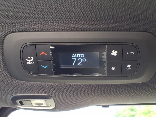 New 2027 Chrysler Pacifica Select AWD/4WD image 16