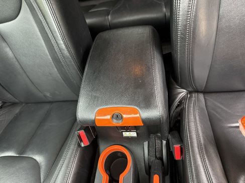 Used 2017 Jeep Wrangler Sahara AWD/4WD image 19