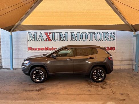 Used 2018 Jeep Compass Trailhawk image 3