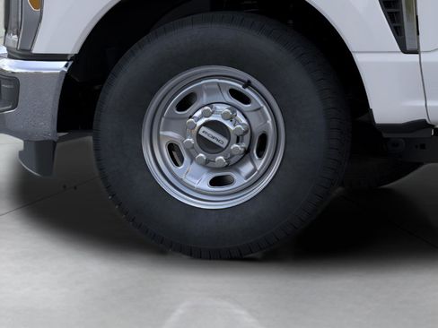 New 2026 Ford F250 XL w/ XL Chrome Package image 22