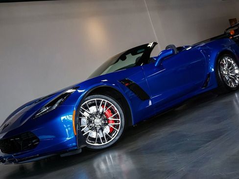 Used 2015 Chevrolet Corvette Z06 w/ 3LZ Preferred Equipment Group RWD image 97