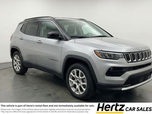 Used 2025 Jeep Compass Limited AWD/4WD image 1