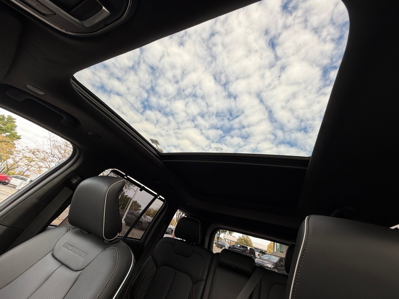 New 2027 Jeep Grand Cherokee Summit AWD/4WD image 32