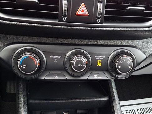 Certified 2022 Kia Forte LXS image 15