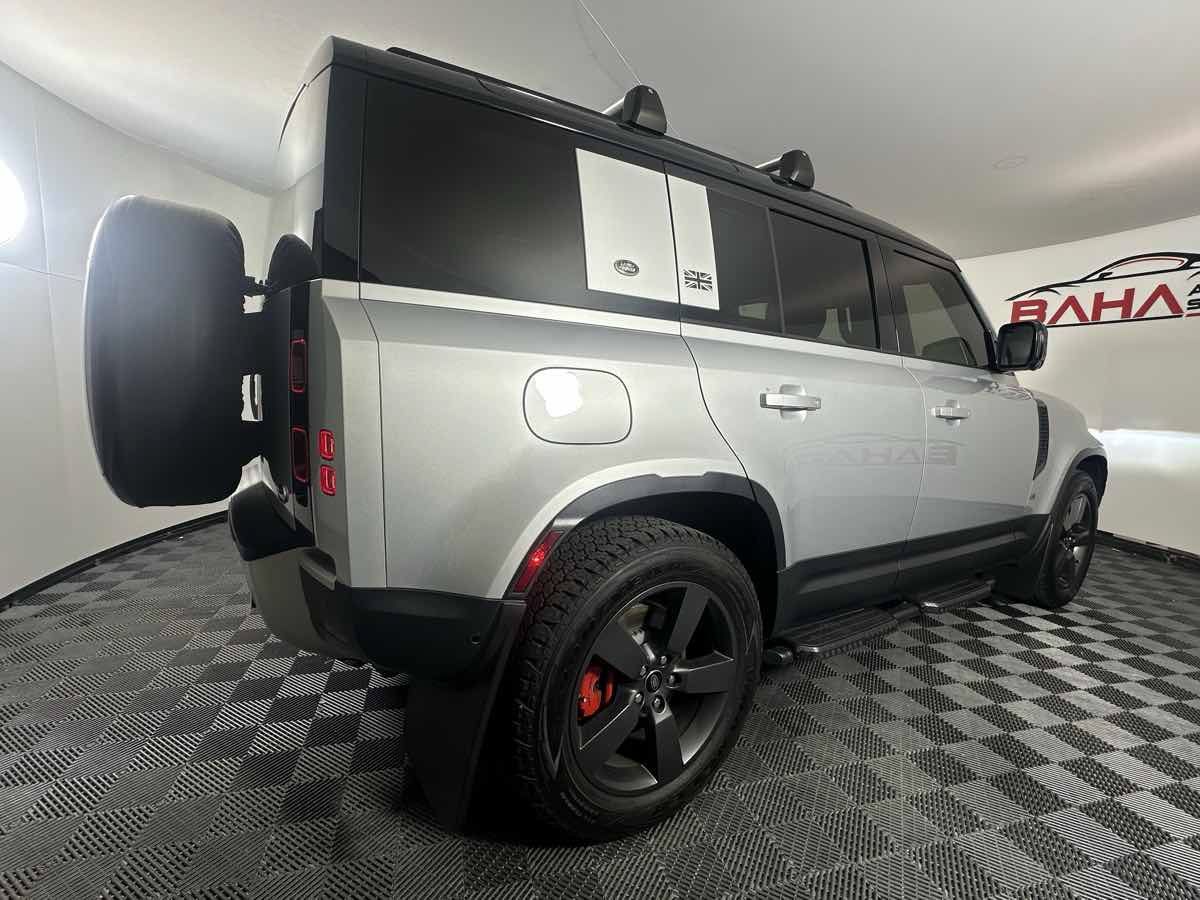 Used 2020 Land Rover Defender 110 SE AWD/4WD image 9