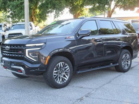 Used 2025 Chevrolet Tahoe Z71 AWD/4WD image 3