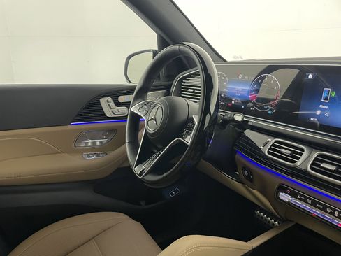 Used 2026 Mercedes-Benz GLS 450 4MATIC image 10