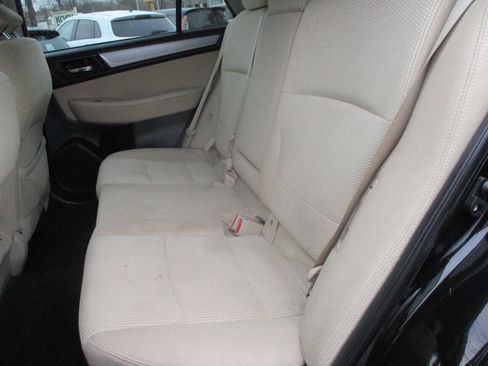 Used 2018 Subaru Outback 2.5i Premium image 16