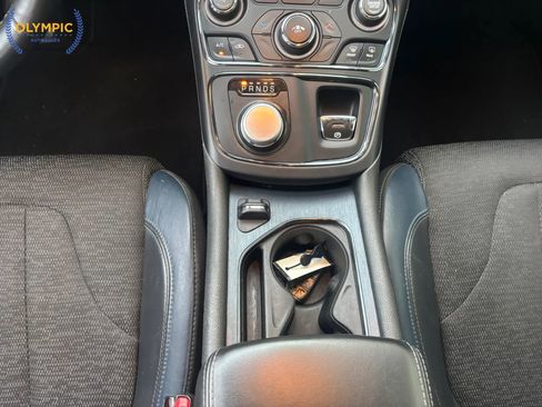 Used 2015 Chrysler 200 S image 30