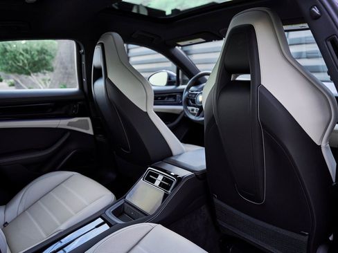 Used 2025 Porsche Panamera 4 w/ Premium Package image 44