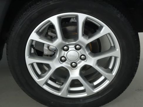 Used 2023 Jeep Compass Latitude AWD/4WD image 39