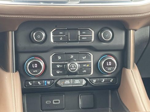 Used 2023 Chevrolet Tahoe High Country AWD/4WD image 17
