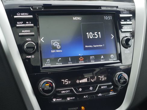 Used 2016 Nissan Murano Platinum w/ Platinum Technology Package AWD/4WD image 10