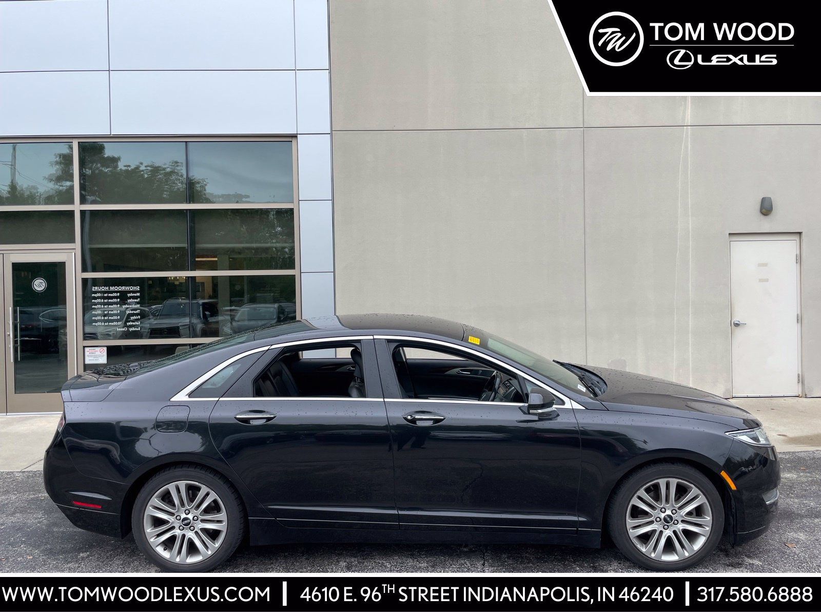 Used 2013 Lincoln MKZ FWD image 1