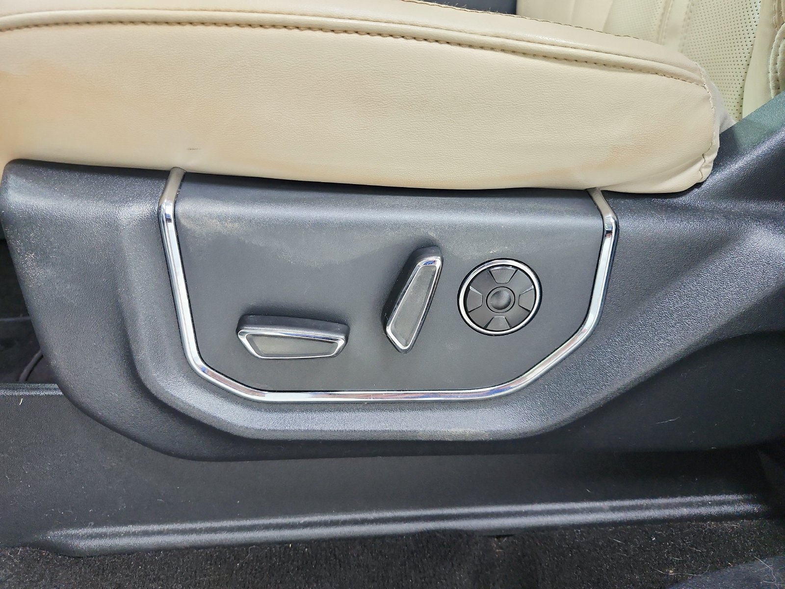 Used 2022 Ford Expedition Max Platinum AWD/4WD image 11