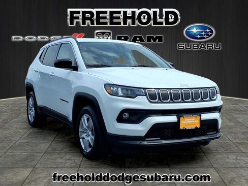 Certified 2022 Jeep Compass Latitude AWD/4WD image 1