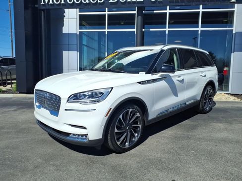 Used 2022 Lincoln Aviator Reserve w/ Equipment Group 201A AWD/4WD image 2