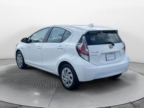 Used 2016 Toyota Prius C Two image 3
