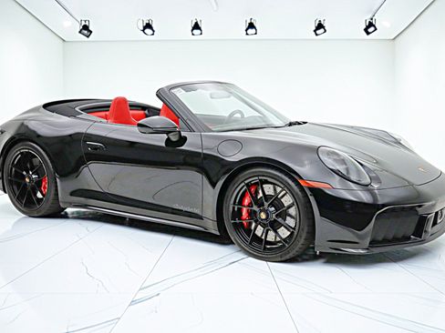 Used 2026 Porsche 911 Carrera 4 GTS AWD/4WD image 16