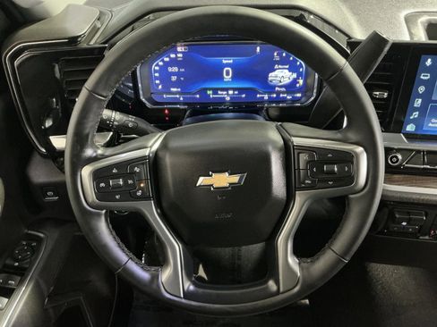 Used 2025 Chevrolet Silverado 1500 LT AWD/4WD image 24