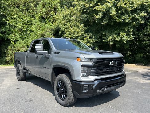 New 2026 Chevrolet Silverado 2500 Custom w/ Custom Value Package AWD/4WD image 2