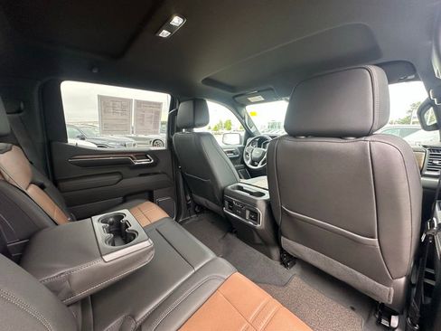 Used 2023 Chevrolet Silverado 1500 High Country w/ Z71 Off-Road Package image 26
