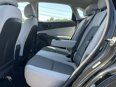 Used 2022 Hyundai Kona SE w/ Cargo Package FWD image 19