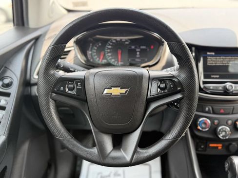 Used 2019 Chevrolet Trax LT FWD image 10