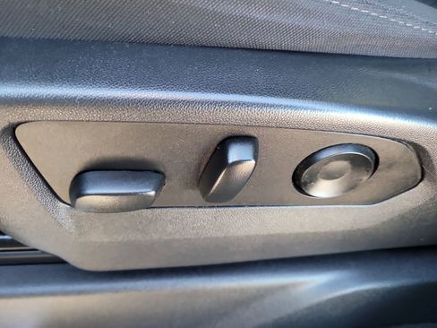 Used 2022 Chevrolet Silverado 1500 LT image 18