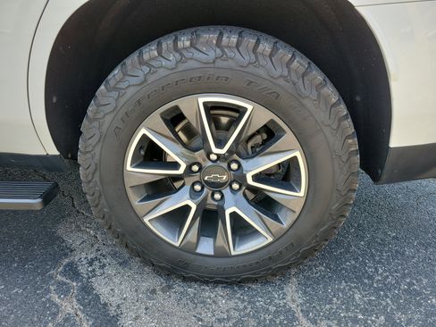 Used 2022 Chevrolet Tahoe Z71 w/ Luxury Package image 38