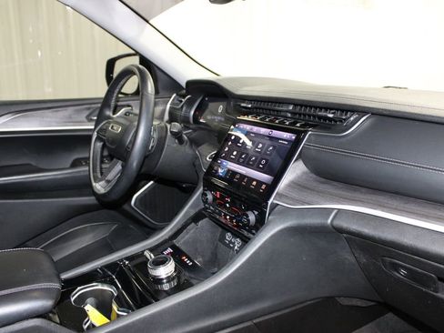 Used 2021 Jeep Grand Cherokee L Limited image 33