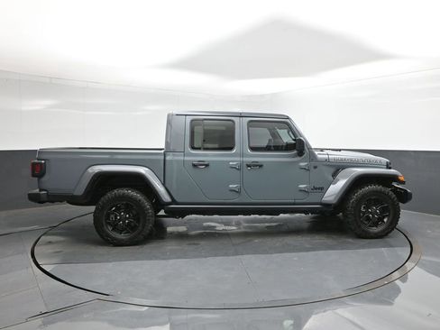 Used 2024 Jeep Gladiator Sport AWD/4WD image 10