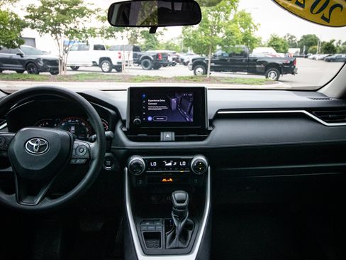 Used 2023 Toyota RAV4 XLE FWD image 28