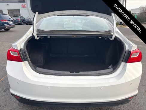 Used 2024 Chevrolet Malibu LT FWD image 17