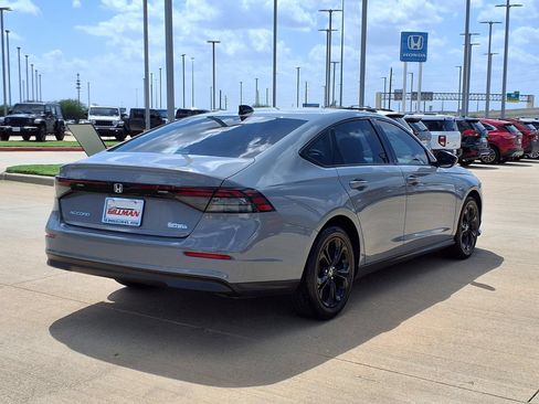 Used 2025 Honda Accord SE image 7