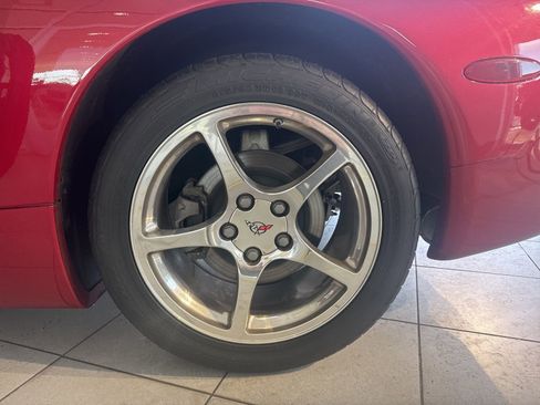 Used 2001 Chevrolet Corvette Convertible w/ Preferred Equipment Group2 image 9