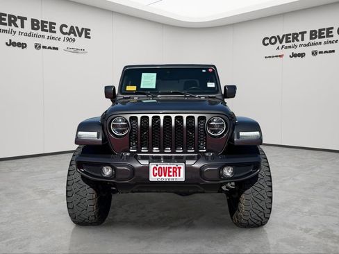 Used 2021 Jeep Gladiator Overland image 2