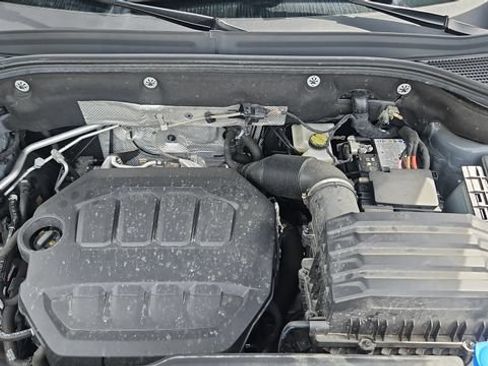 Used 2024 Volkswagen Atlas Peak Edition SE AWD/4WD image 29